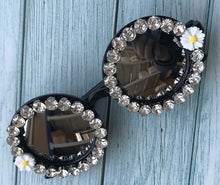 Laden Sie das Bild in den Galerie-Viewer, 2019 M16 Gorgeous Women Sunglasses