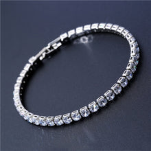 Laden Sie das Bild in den Galerie-Viewer, 4mm Cubic Zirconia   Crystal