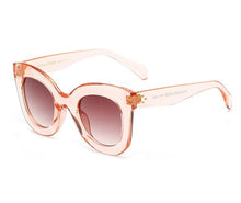 Laden Sie das Bild in den Galerie-Viewer, DRESSUUP Fashion Big Frame Sunglasses Women Brand Designer Vintage Rivet Shades Female Sun Glasses Oculos De Sol Feminino