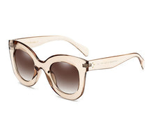 Laden Sie das Bild in den Galerie-Viewer, DRESSUUP Fashion Big Frame Sunglasses Women Brand Designer Vintage Rivet Shades Female Sun Glasses Oculos De Sol Feminino