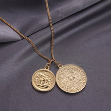 Laden Sie das Bild in den Galerie-Viewer, New  Vintage Medusa Portraitnts Coin Gold