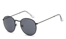 Laden Sie das Bild in den Galerie-Viewer, Retro oval sunglasses  design  vintage